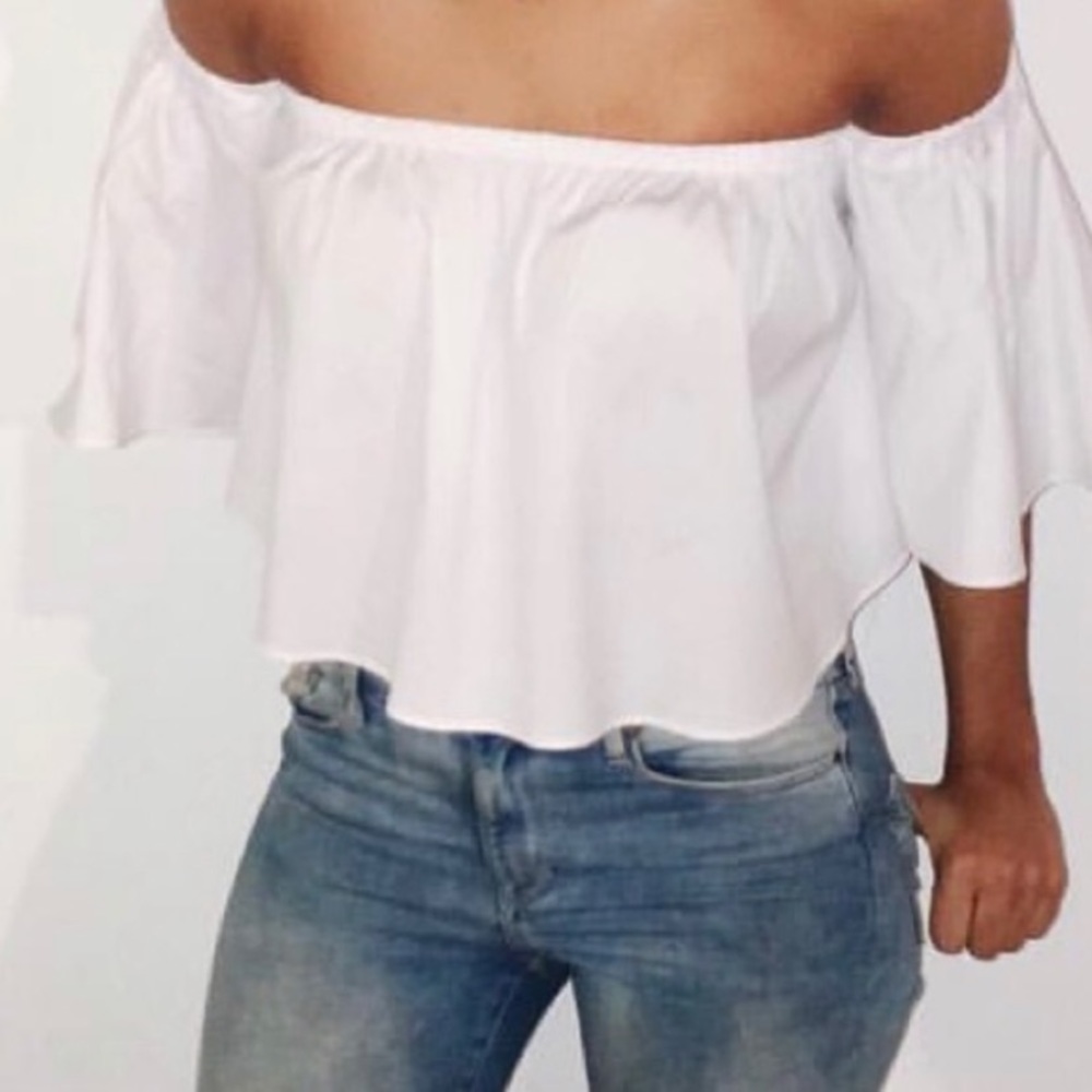 NWT! Zara White Off The Shoulder Crop Top.